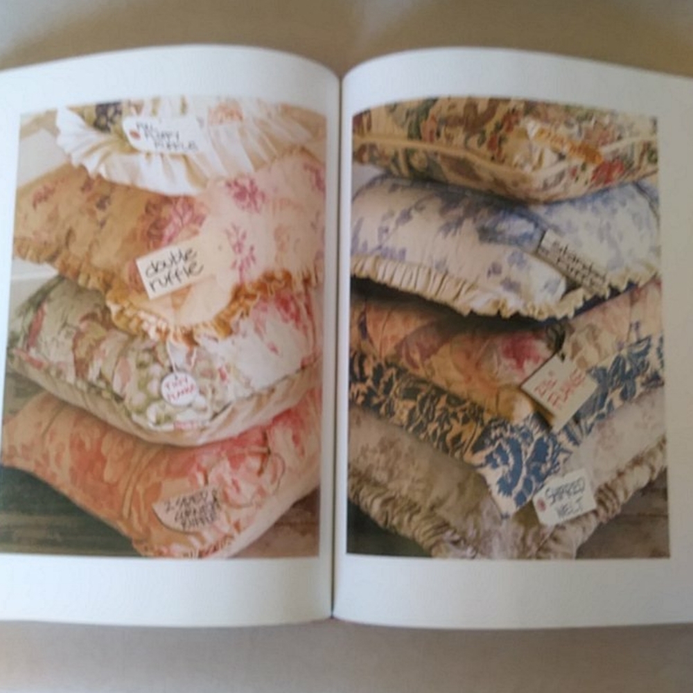 Shabby Chic by Rachel Ashwell hardcover book - Picture 5 of 8